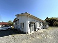 現況有姿売買。県道船引・大越・小野線沿いにある菓子製造工場跡地。車で３分ほどでスーパーや田村市内中心地へアクセス可。磐城常盤駅までは徒歩１０分程度です。未登記建物（木造瓦葺平家建、29.81㎡、物置）あり。上水道は隣地との共有管です（覚書取得予定）。現地ご確認ください。